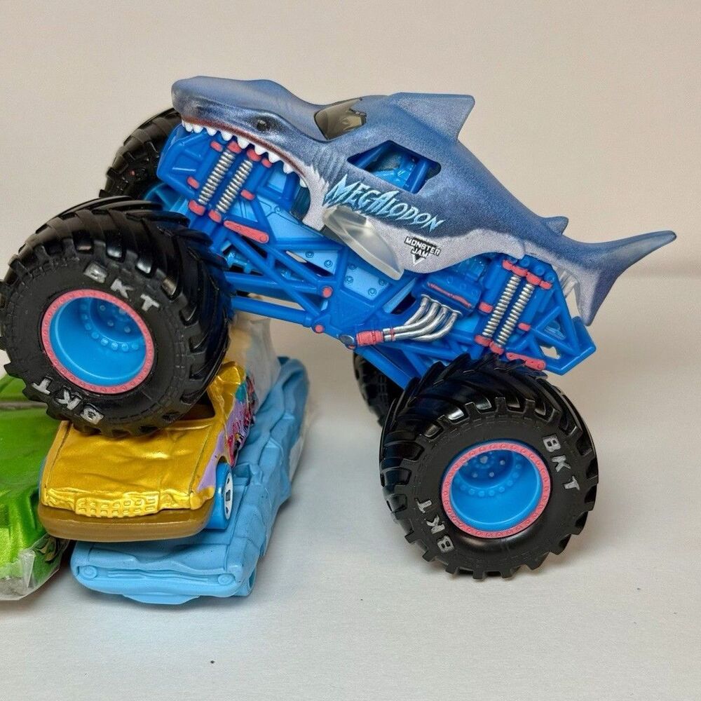 Custom Monster Jam Megalodon BKT Tires 1:64 Monster Truck